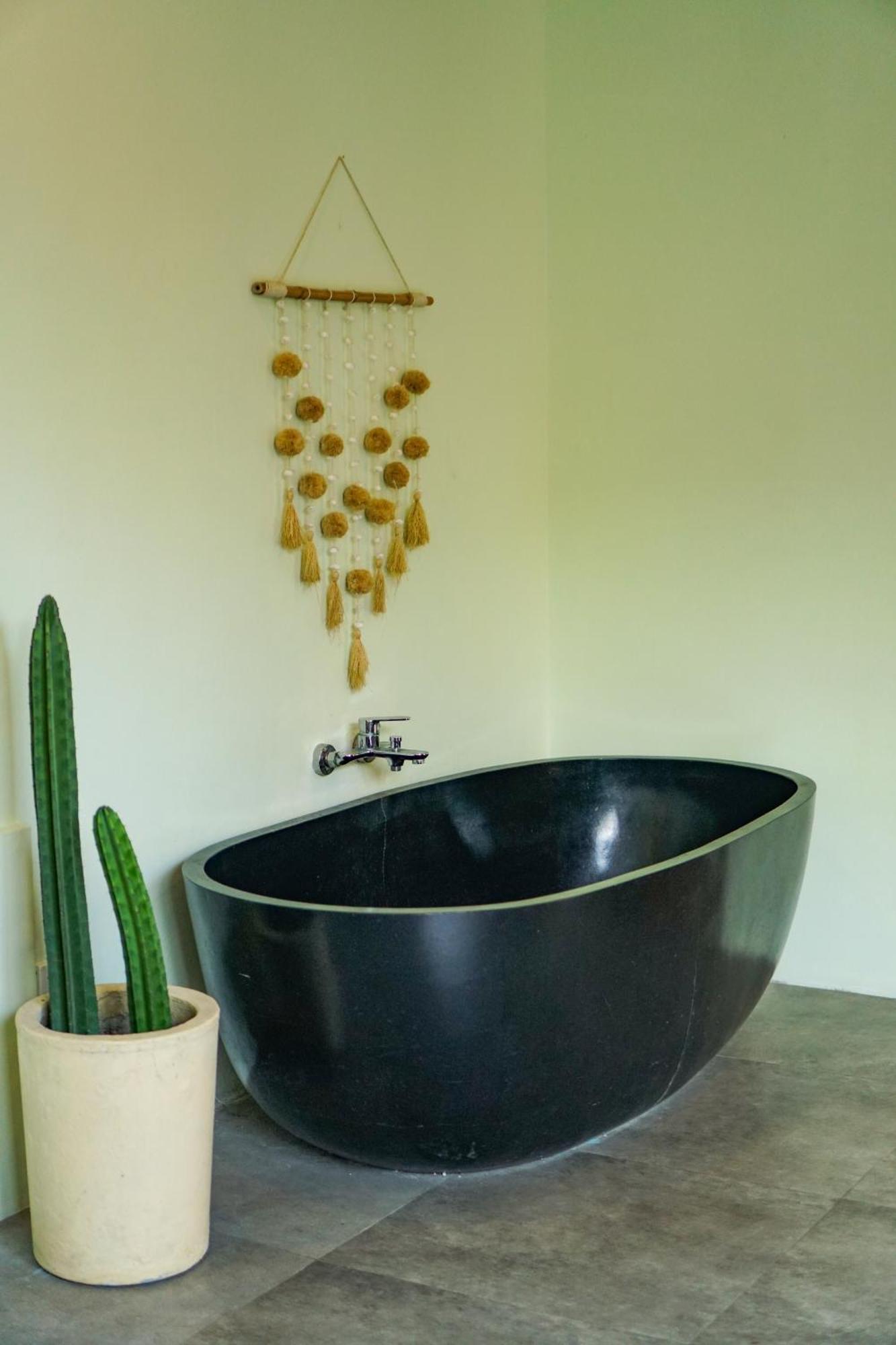 Kiki Village Bathtub And Living Room Canggu Esterno foto
