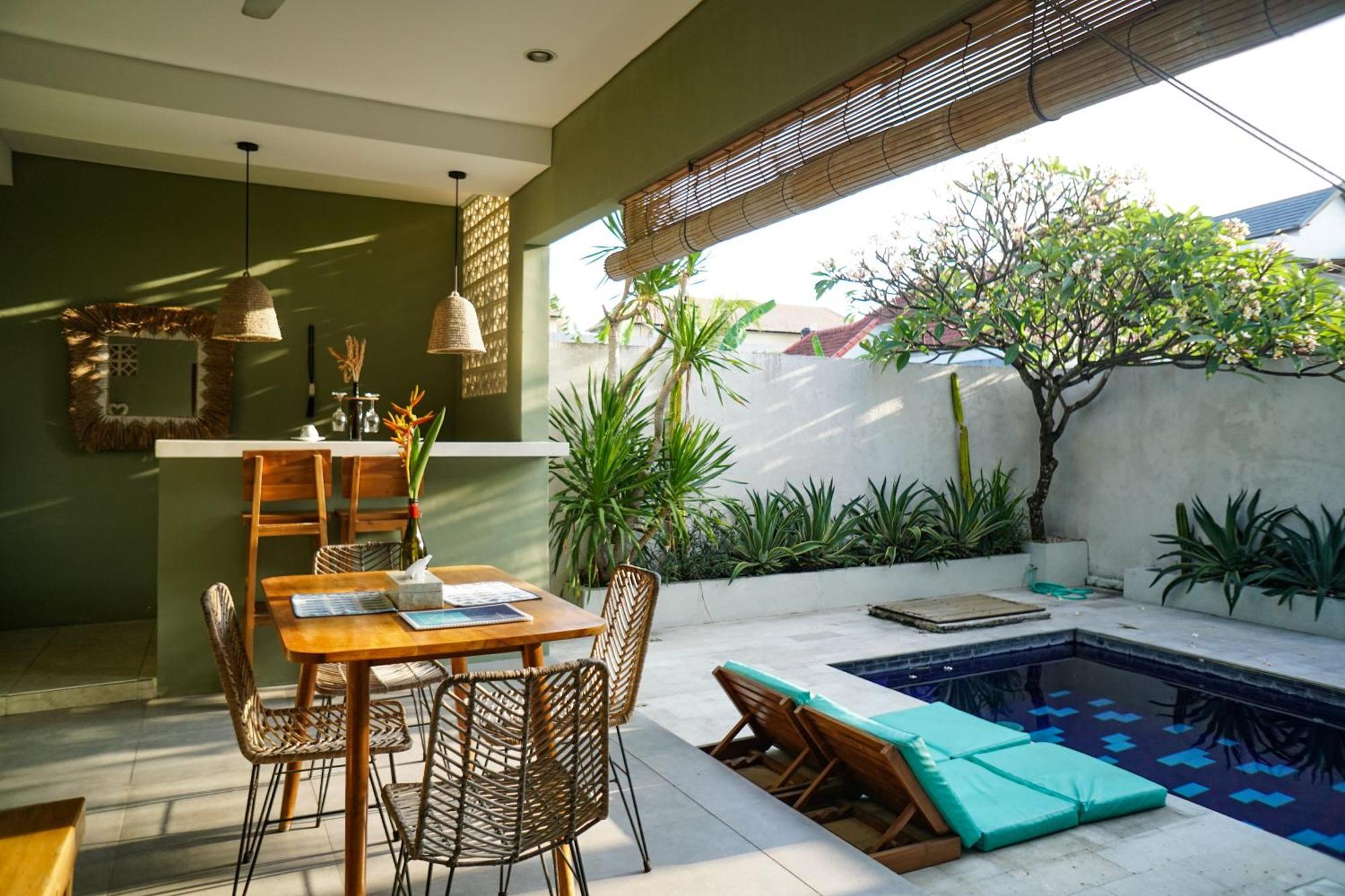 Kiki Village Bathtub And Living Room Canggu Esterno foto